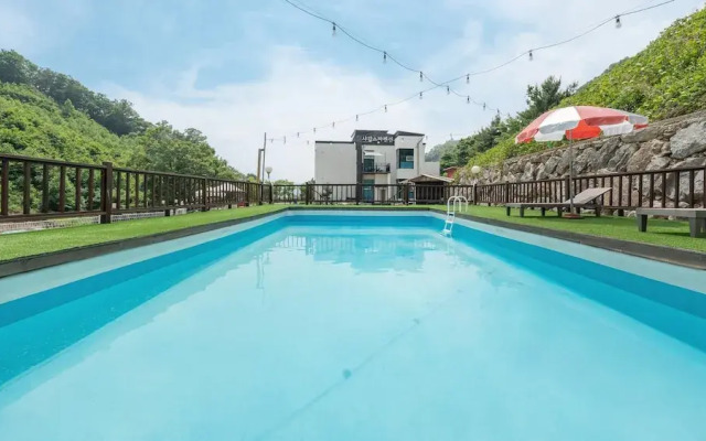 Gapyeong Chagall Spa Pension