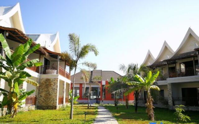 LARNG YAY  Riverview Resort Hotel