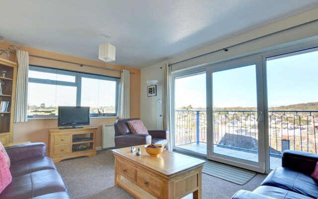Peaceful Holiday Home in Saundersfoot With Balcony