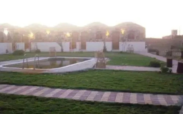 Sandrose Baharia Hotel