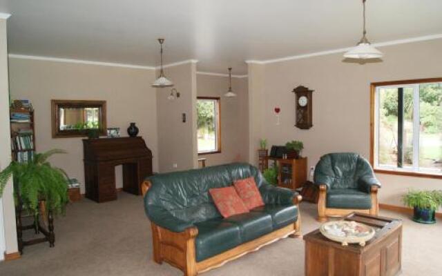 Gully Retreat Karapiro Accommodation