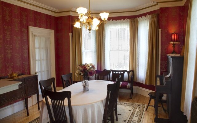 Bayside Inn Bed & Breakfast