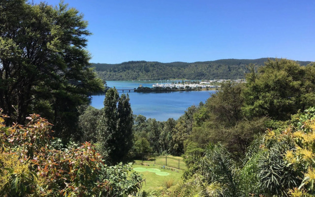 Whangamata Vistas B&B