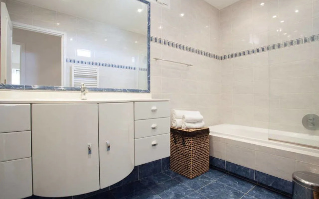 Victor Hugo Topfloor