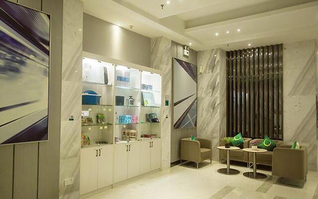 Poltton International Apartment Luohe