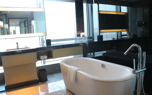 Renaissance Huizhou Hotel