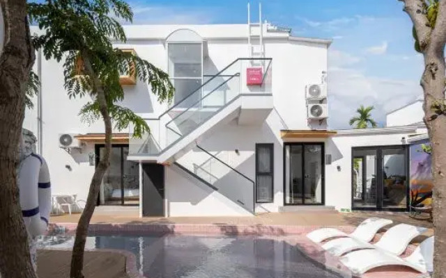 Chenxing Pool Homestay (Sanya West Island Branch)