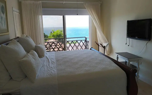 Magnificent Villa With Ocean View in Puerto Bahia