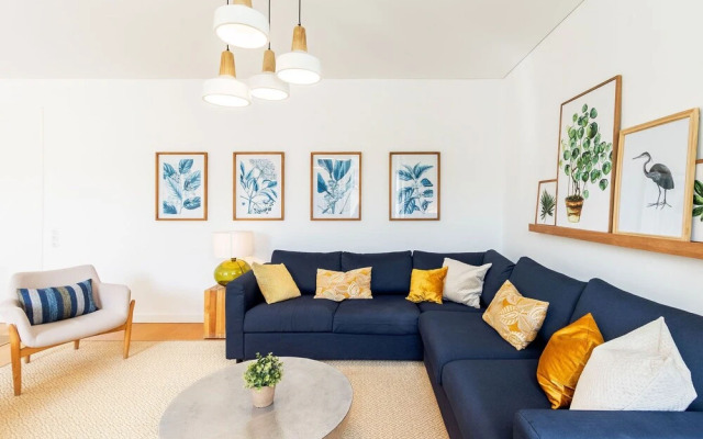 JOIVY Chiado Self Check-In 2-BR Flat w/Parking