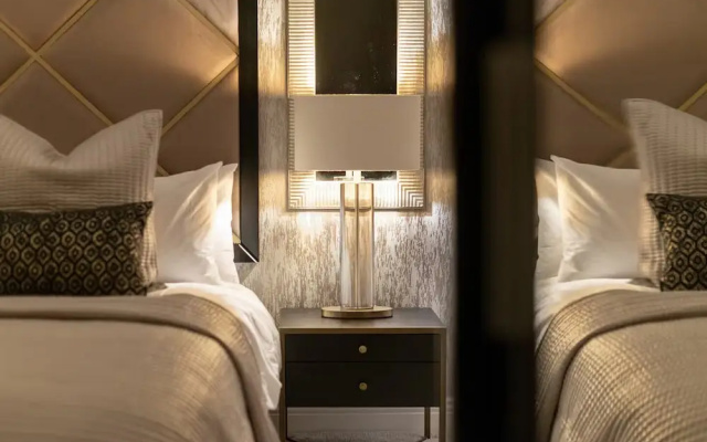 Luxury Georgian City Retreat 5-Star Location