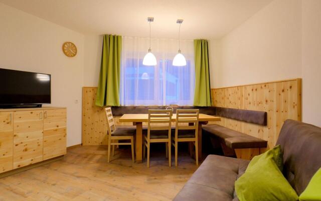 Top holiday apartment in Fügen with ski room and terrace