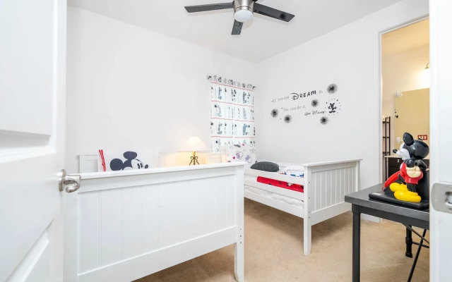 Spacious 6-bedroom Retreat Near Disney Parks