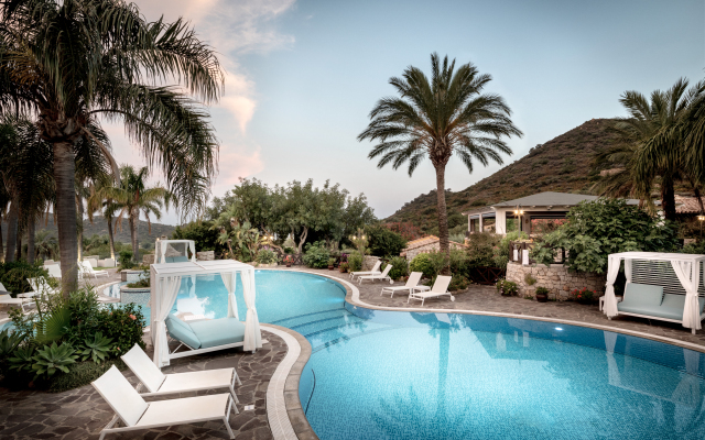 Cruccuris Resort Adults Only