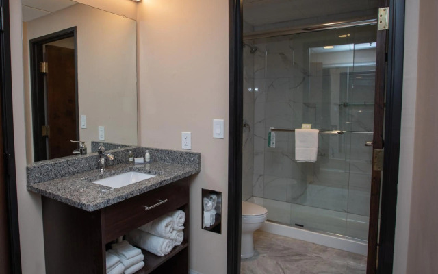 Ariel Broadway Hotel