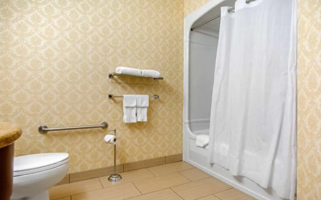 Comfort Inn & Suites