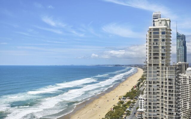 Oceanfront in Surfers Paradise Retreat
