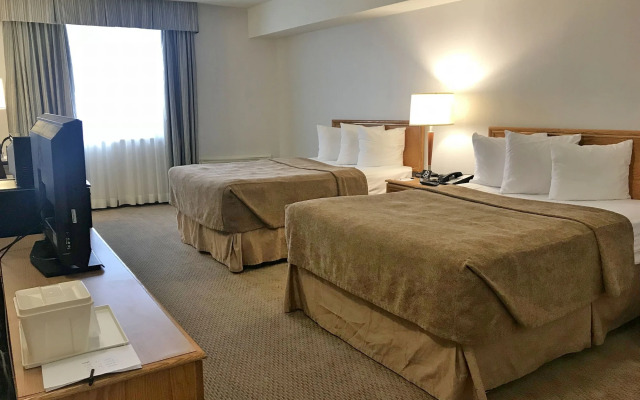 Quality Hotel & Suites Montreal East