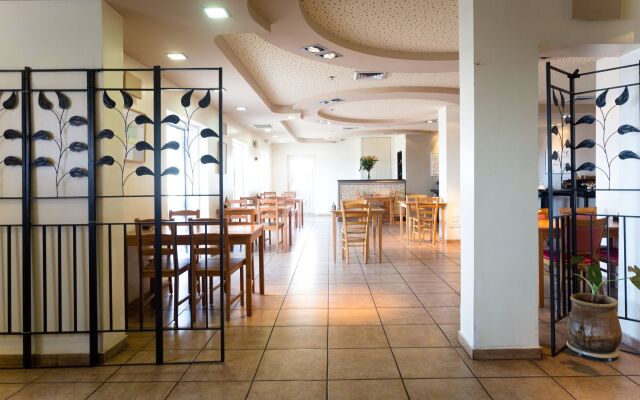 Beach Hotel by Zvieli hotels