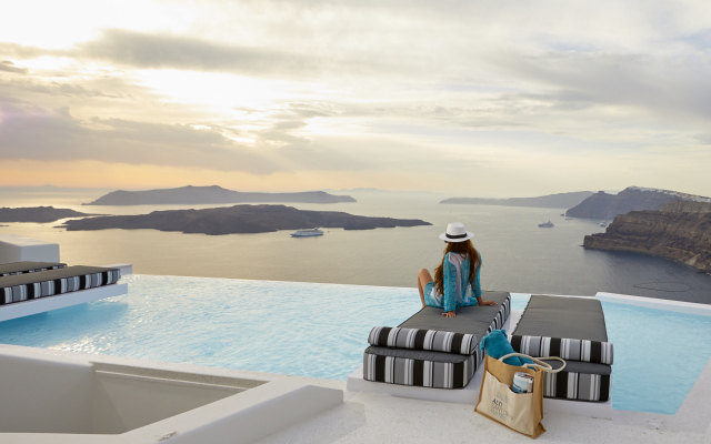 Alti Santorini Suites