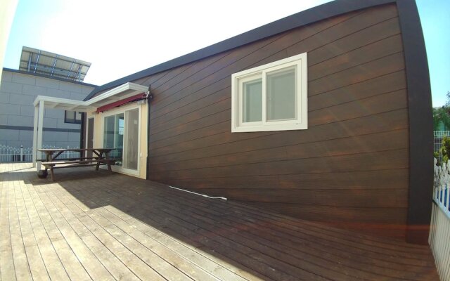 Baettekinae house