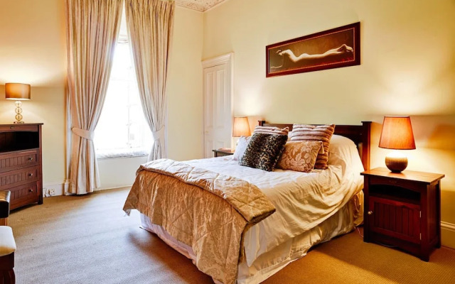 Fabulous location in peaceful New Town cul-de-sac