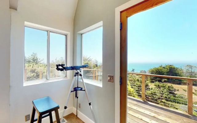4BR Dog-friendly House w/ Ocean View