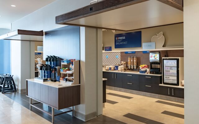 Holiday Inn Express & Suites Saskatoon East - University by IHG