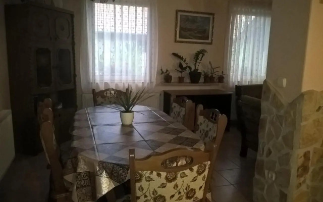 Fejérvári Vendégház