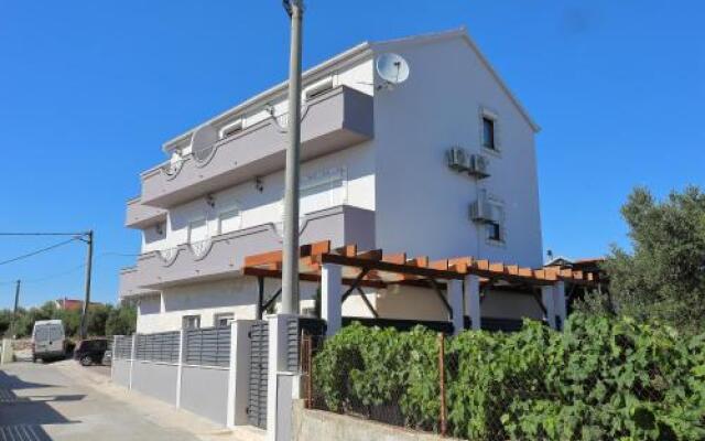 Sara Apartments