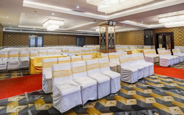 Super Townhouse PBG Mall Vashi