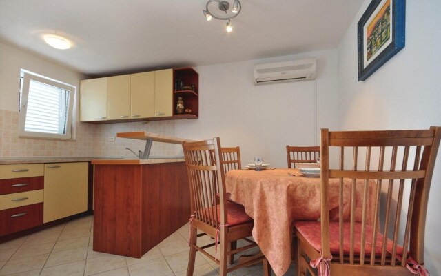 Awesome Home in Pisak With Wifi and 2 Bedrooms