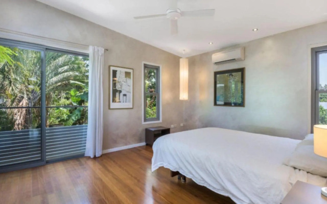 Moffat Retreat, Moffat Beach