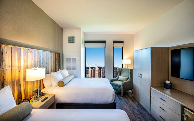 Hotel Maverick