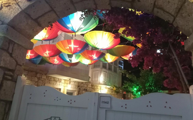 Monat Otel Alacati