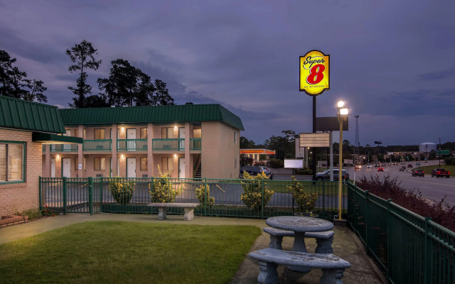 Super 8 by Wyndham Columbia SC / Ft. Jackson