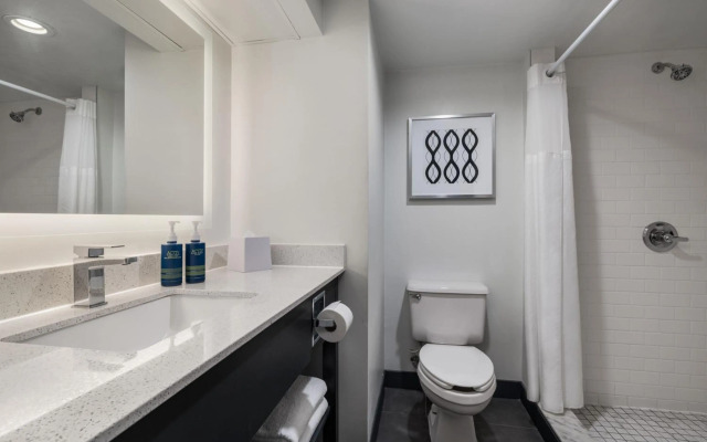 Four Points by Sheraton Greensboro Airport