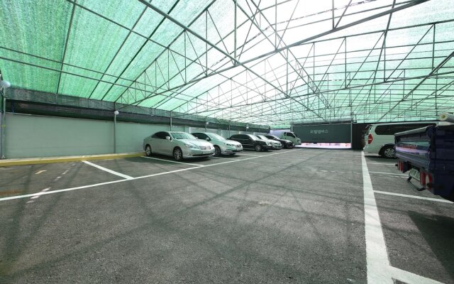 Brown Dot Hotel Yeonsan