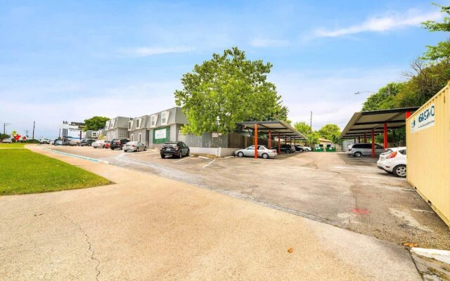 Mueller Square by Evonify