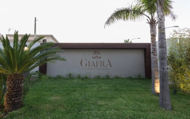 Giafra Rooms