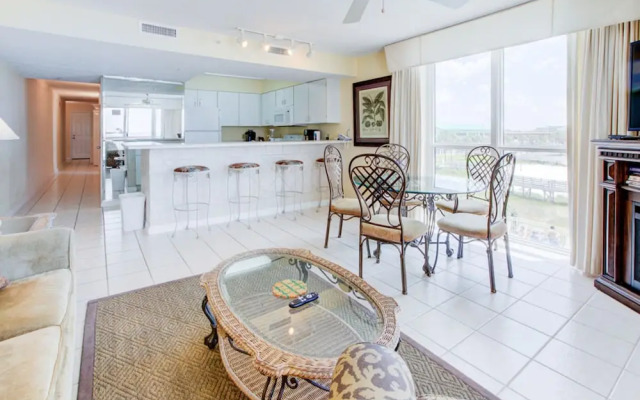 Pelican Beach Resort 0301