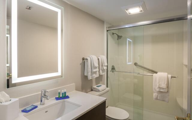 Holiday Inn Express Milwaukee-West Medical Center by IHG