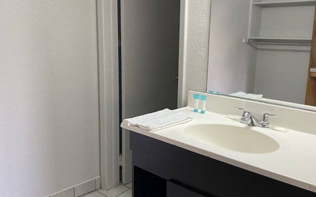 Travelodge By Wyndham Farmington Hwy 64