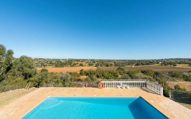 Superior Holiday Home in Albufeira With Private Pool