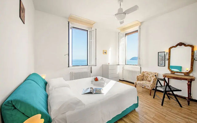 La Vie Enchanting Sea View