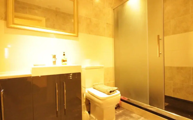 Marina Humber View Apartment