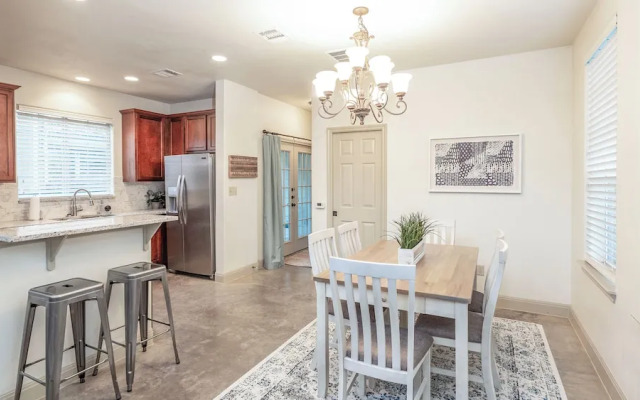 Upstay-2-Home Complex for 18ppl