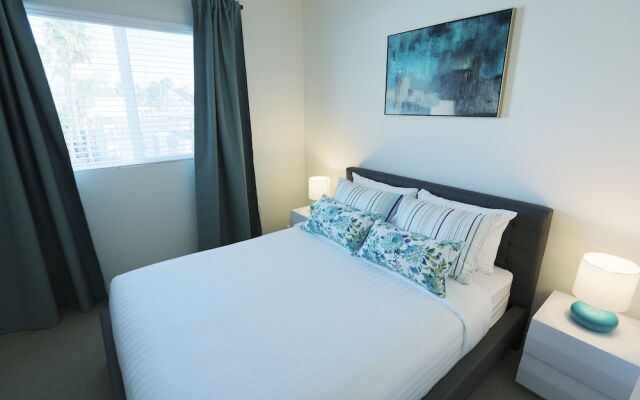 Hollywood Metropolitan Residences