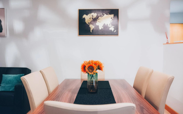 Beautiful Apartment with Sea View and Garden