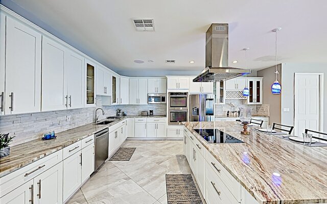 New Listing! Sumptuous Near Beach W/ Pool 3 Bedroom Home