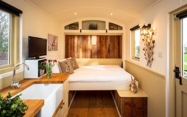 Hillside View Shepherds Hut